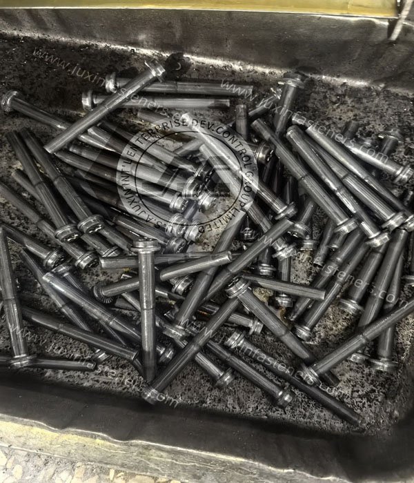 Applications of Internal Torx High-Strength Screws in Automobiles