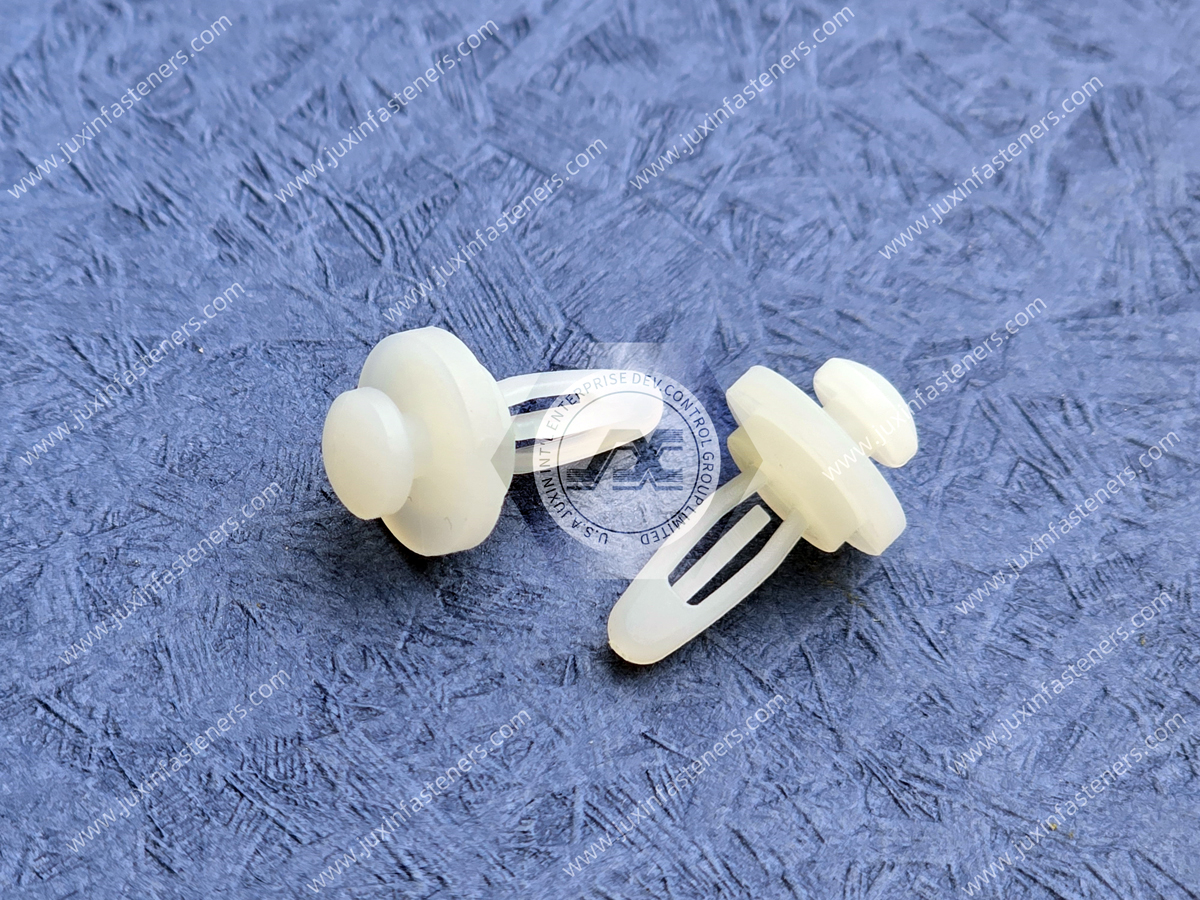 Key Slot with Locking Bayonet Nose