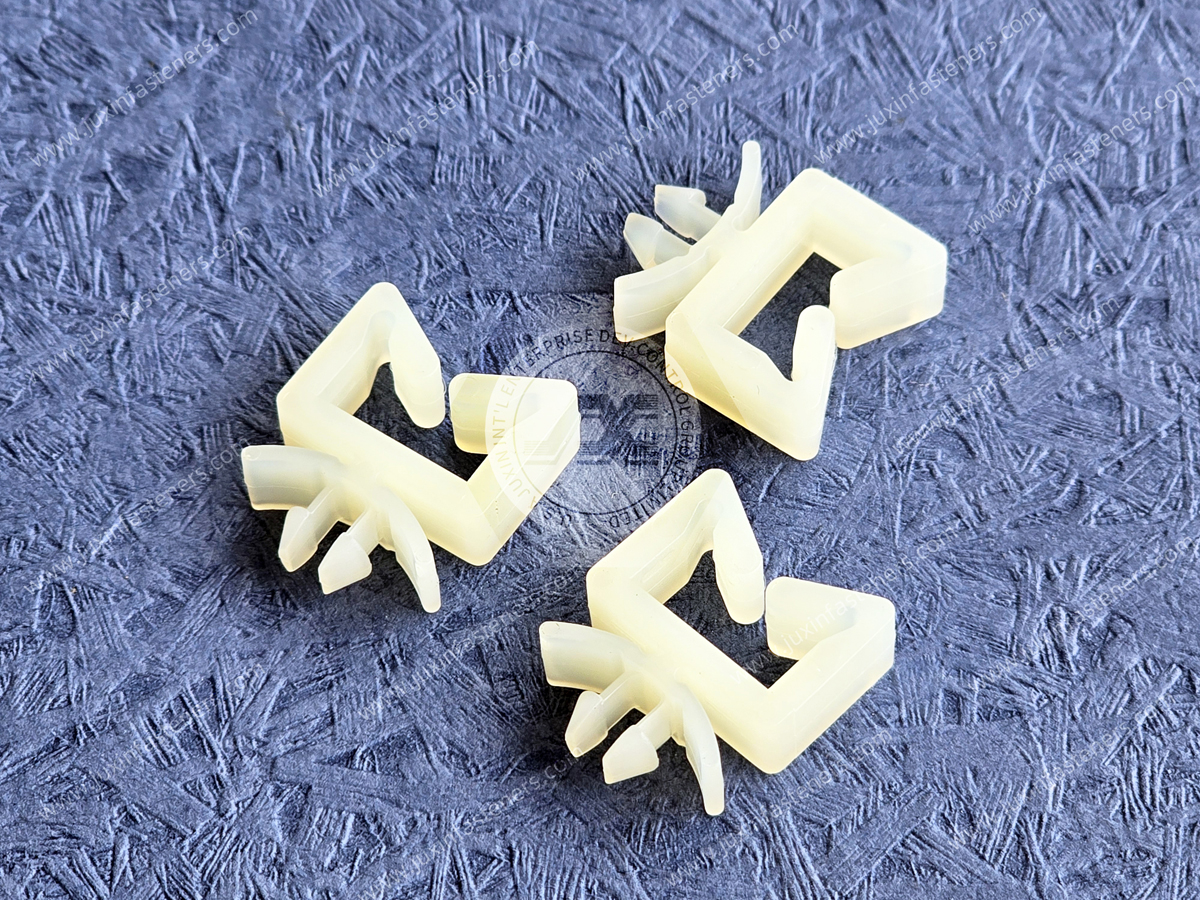 Wire Saddle, Arrowhead, Push-In, Non-Locking JX-GNWS