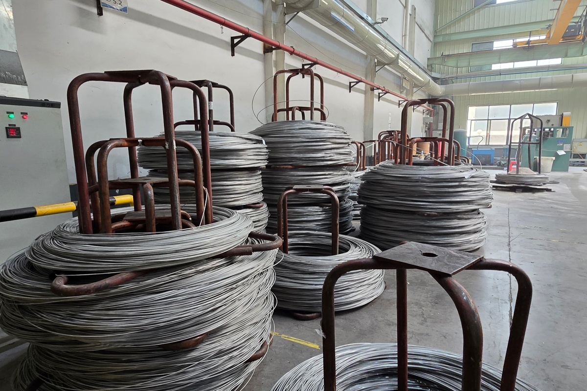 Manufactuer line1200-800.jpg