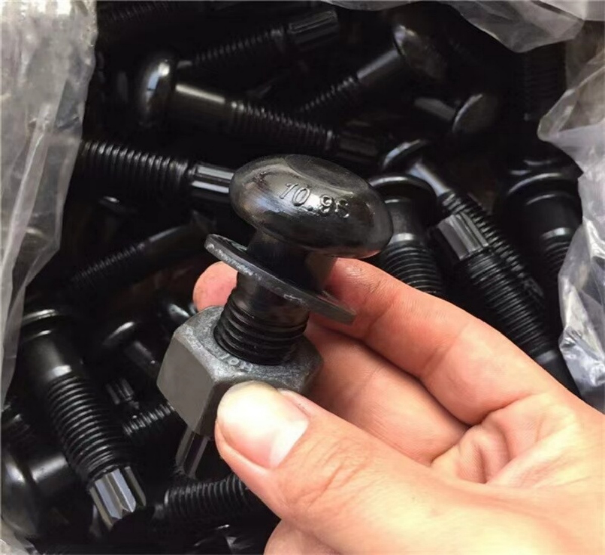 Grade 10.9 vs Grade 10.9S Bolts: Engineering Differences, Standards, and Correct Selection for Structural Applications Grade 10.9 vs Grade 10.9S Bolts: Engineering Differences, Standards, and Correct Selection for Structural Applications