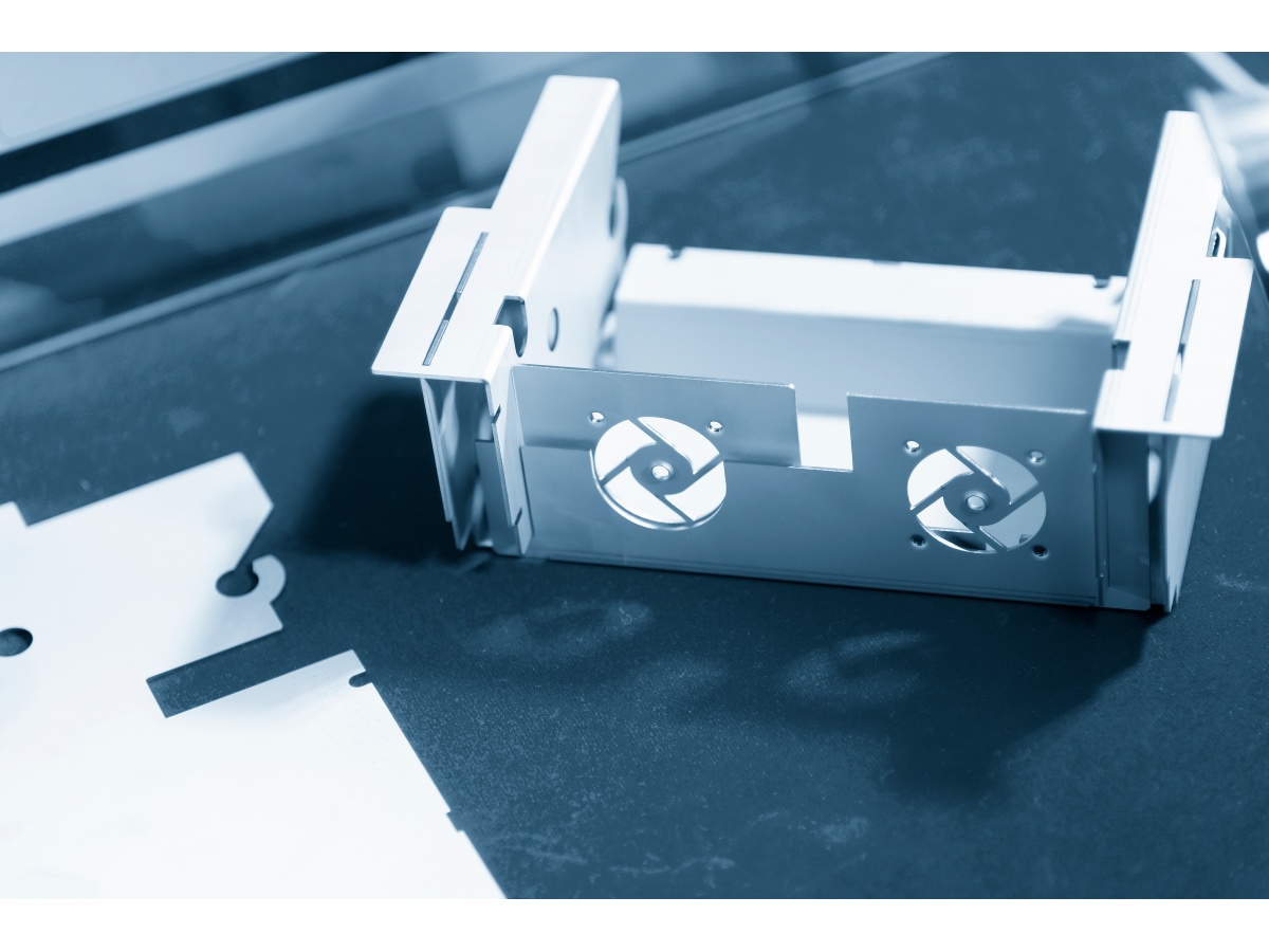 Self-Clinching Standoffs for PCB Mounting and Electronic Enclosures Self-Clinching Standoffs for PCB Mounting and Electronic Enclosures