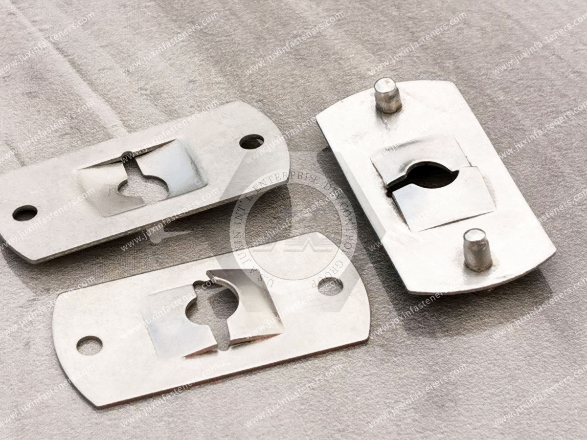 Inch Clip-On Nuts: UNC/UNF Threads, Panel Thickness Inch Clip-On Nuts: UNC/UNF Threads, Panel Thickness