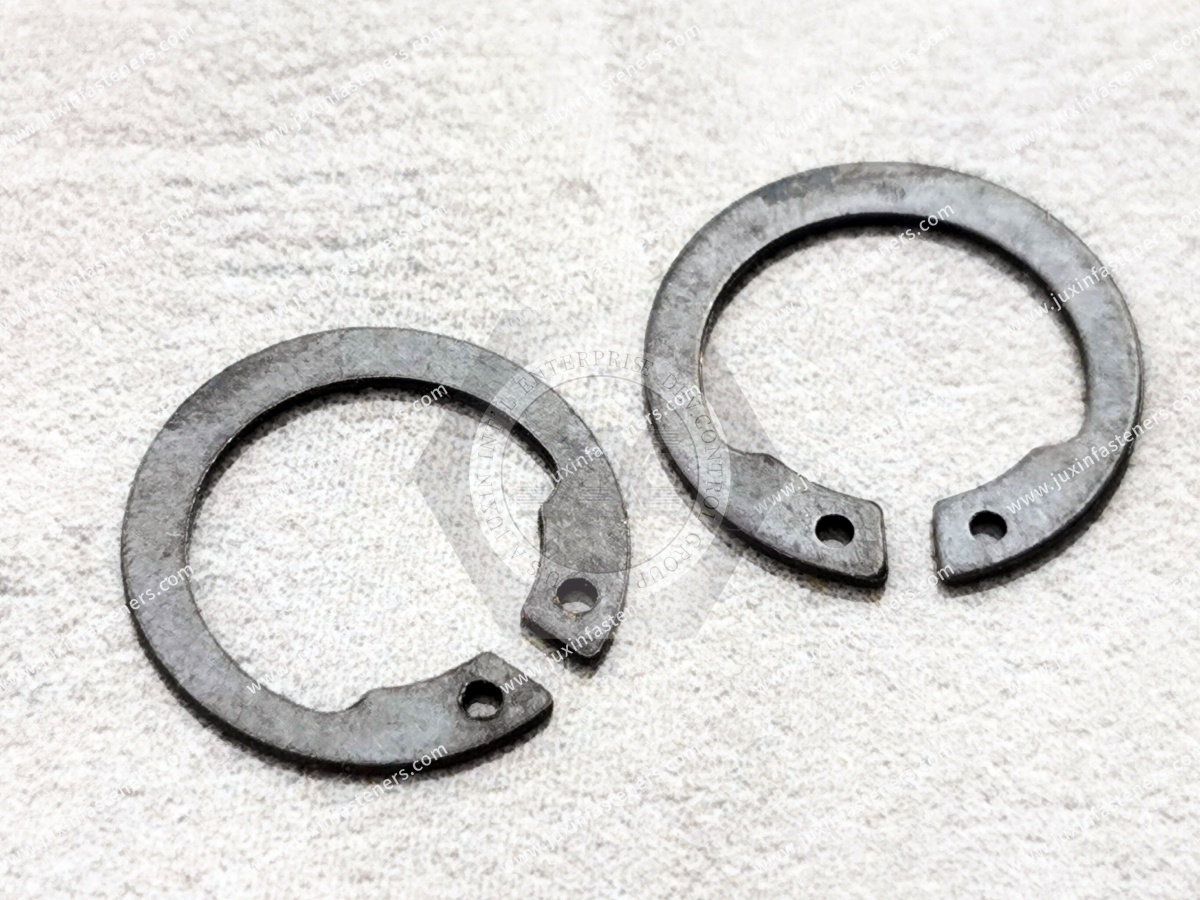 Hole with Elastic Retaining Ring Clamping: Industrial Applications and Advantages