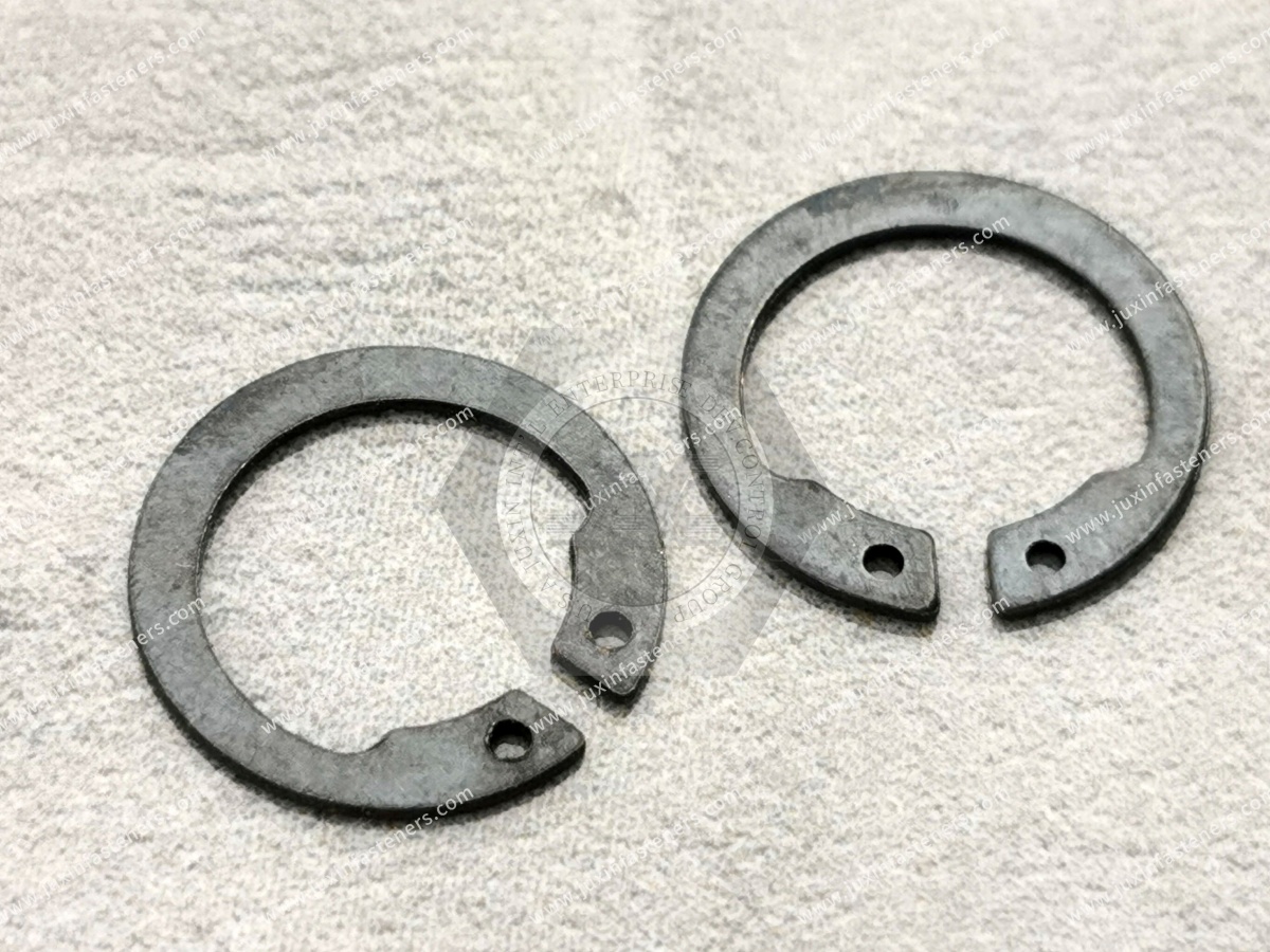 Hole with Elastic Retaining Ring Clamping: Industrial Applications and Advantages