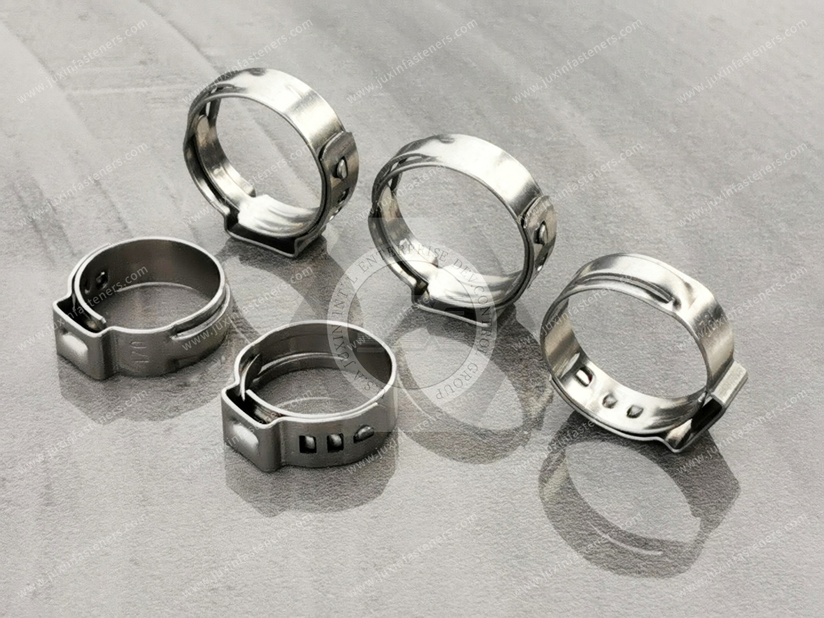 Clamps With Worm Gear Drive Features