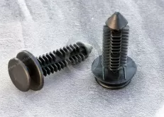 JX-13M05524 General Plastic Barbed Push Rivets Fasteners For Automotive