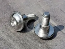 Stainless Steel Screws Selection Guide: 304 vs 316 Stainless Steel Fasteners for Industrial Applications | Juxin Fasteners