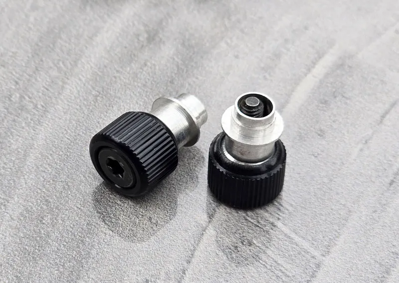 Captive Panel Fasteners & Vibration-Resistant Hardware